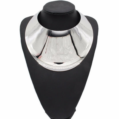 Collier Ras de Cou Géométrique Exagéré Européen Américain pour Femme Métal Élégant et Moderne